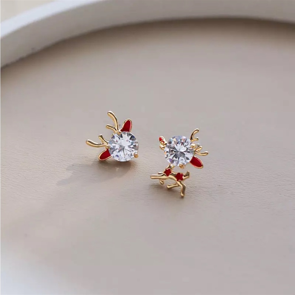 Reindeer stud earrings